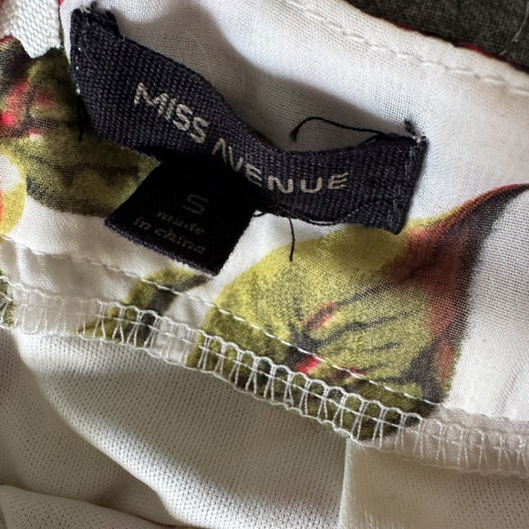 Miss Avenue coquette cottage Red rose Floral Top & swing shorts Small Medium - Picture 4 of 5